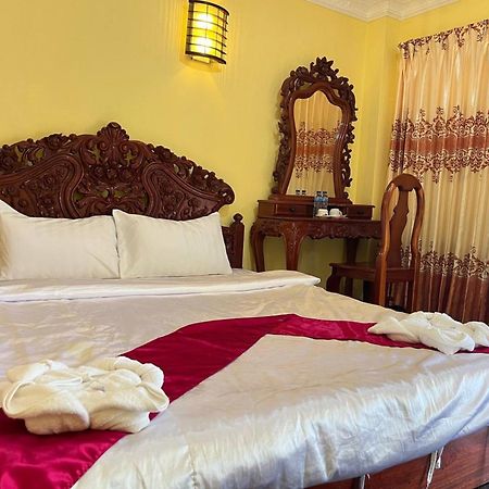 Lotus Blanc Homestay Villa Battambang Exterior photo