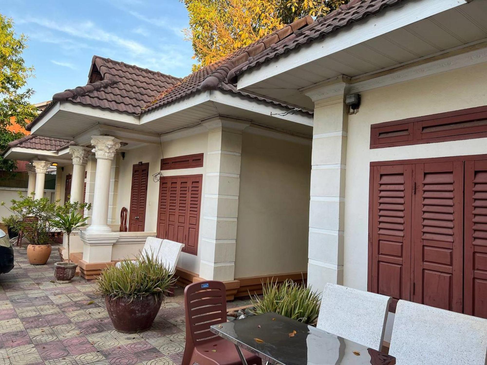 Lotus Blanc Homestay Villa Battambang Exterior photo