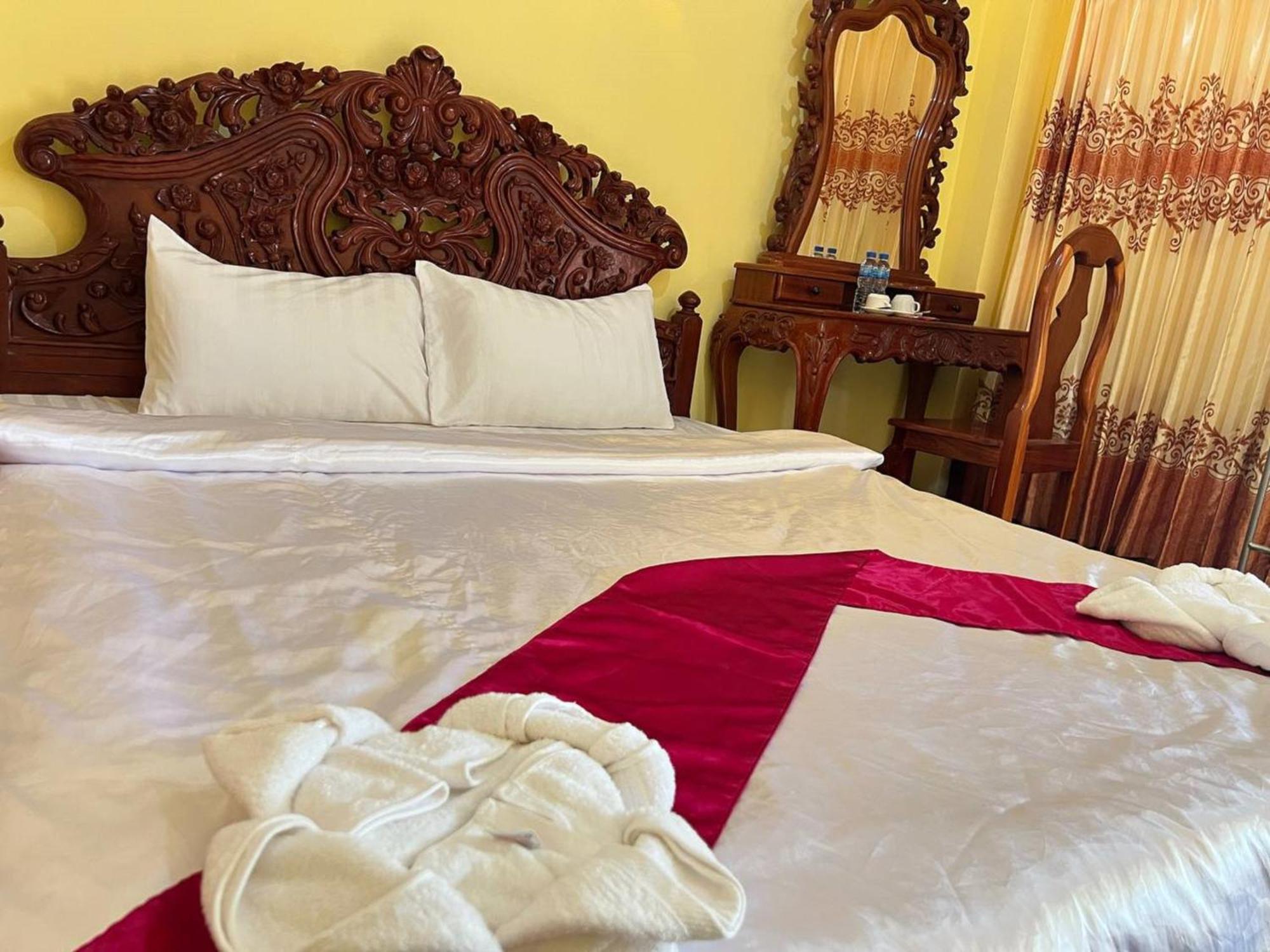 Lotus Blanc Homestay Villa Battambang Exterior photo